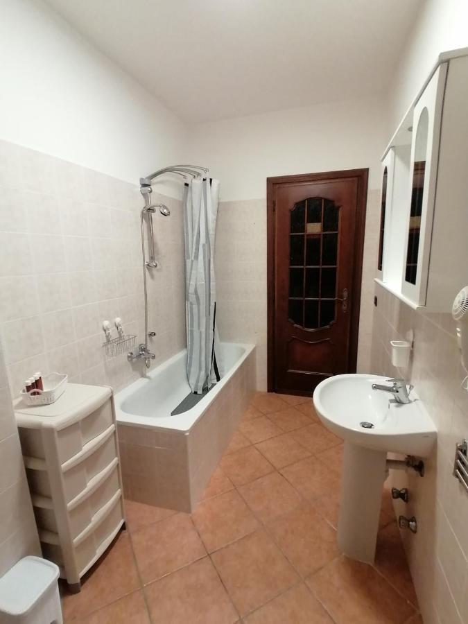 Amo' Le Langhe Bed & Breakfast Narzole Exterior photo