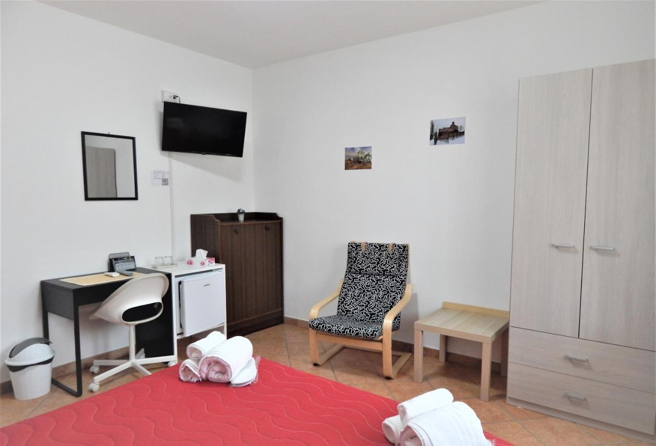 Amo' Le Langhe Bed & Breakfast Narzole Exterior photo